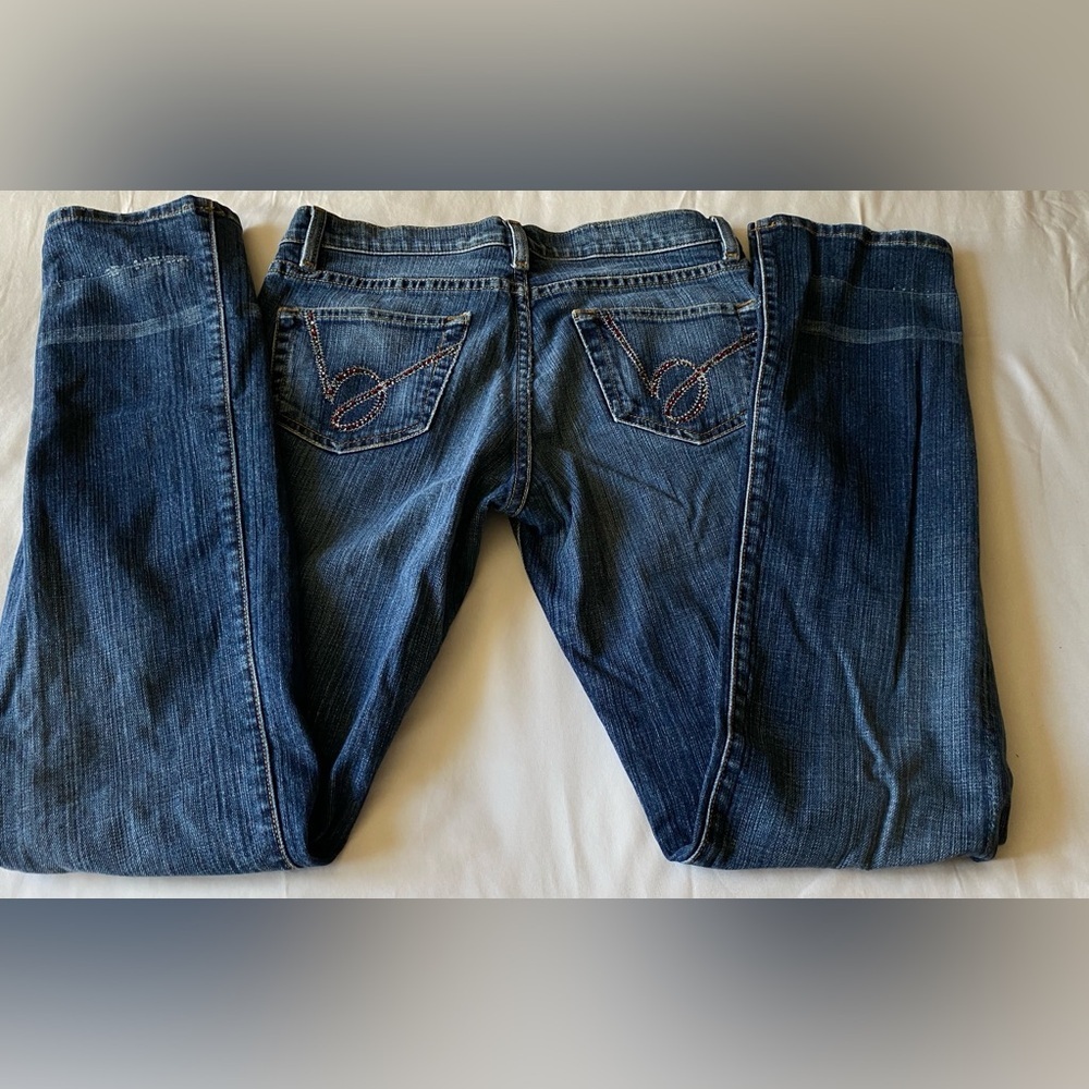 NWOT Bebe Women's Blue Jeans with Red Rhinestones on Back Pockets​​